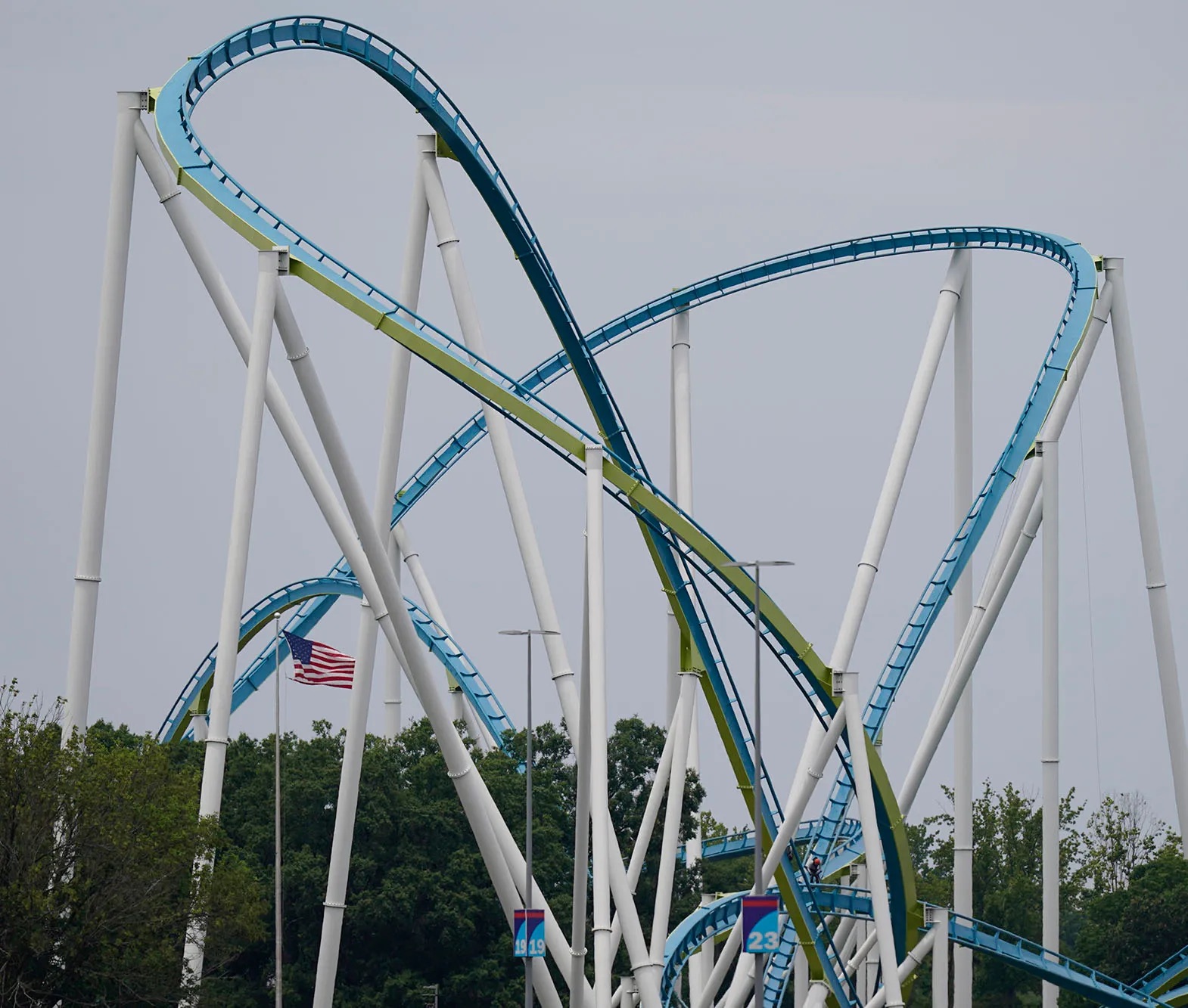 Fury 325